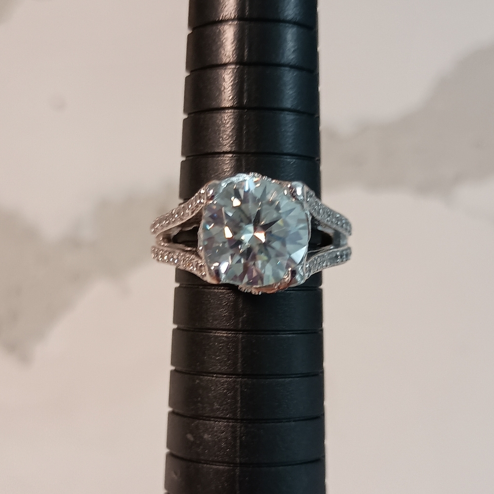 5.57 Ct  Ice White Round Moissanite Diamond Engagement Ring Silver Size 7 - Picture 6 of 13